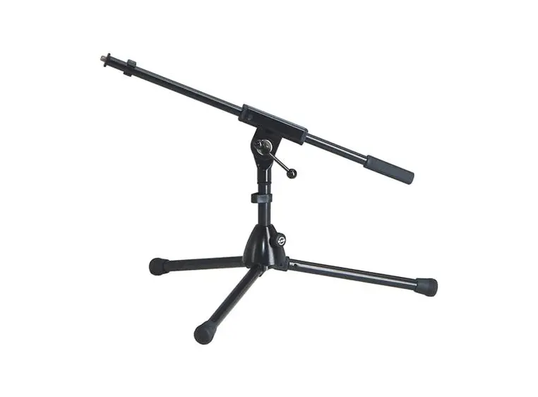 K&M 25910 Mikrofonstativ lav m/fast boomarm kort ben 